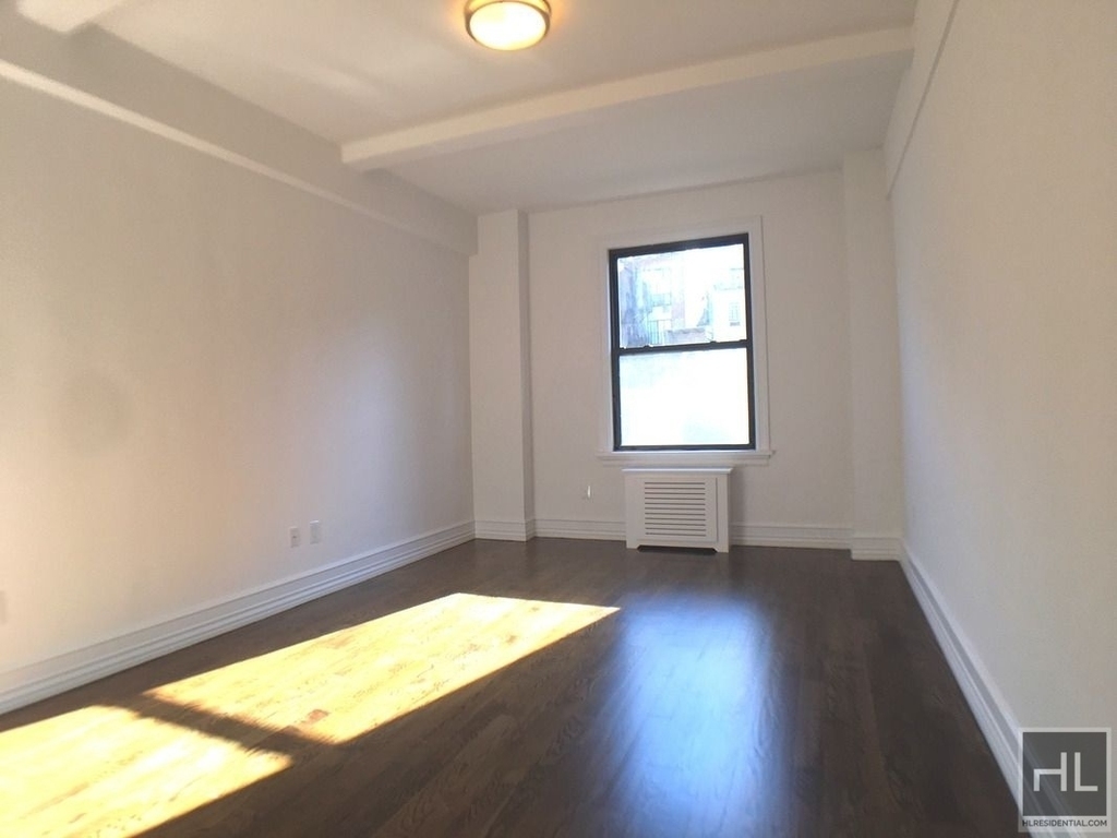 West 68 Street - Photo 4