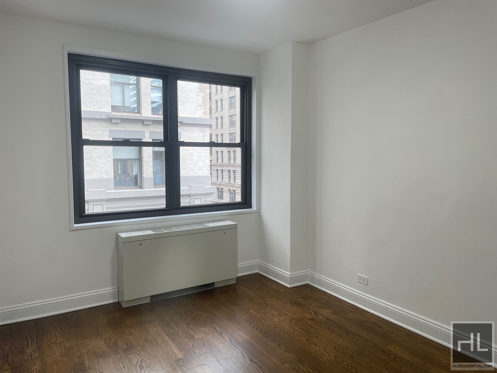 5 Avenue - Photo 2