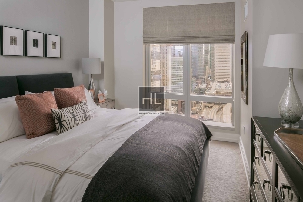 Tenth Avenue - Photo 2
