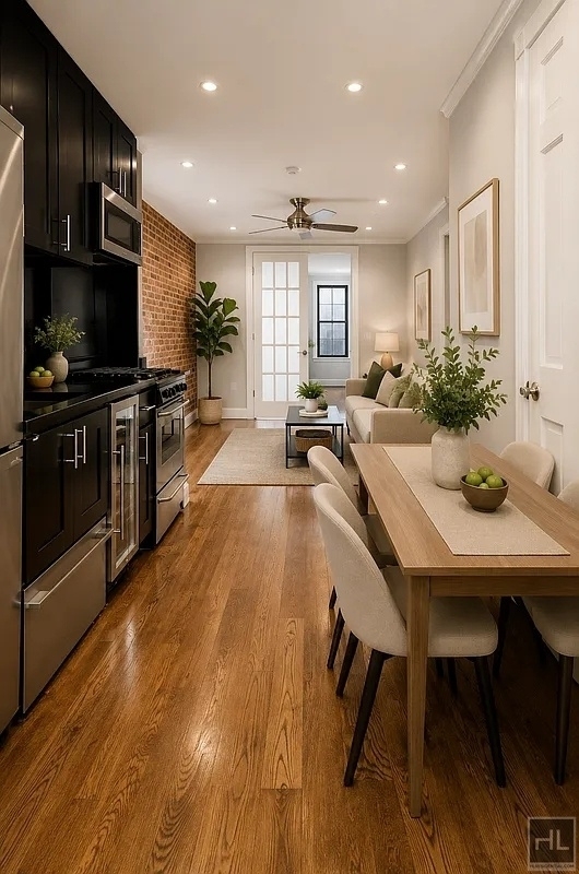 West 52 Street - Photo 4