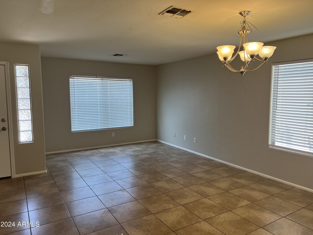42335 W Anne Lane - Photo 2