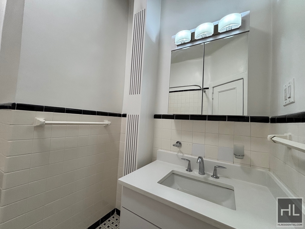 West 72 Street - Photo 7