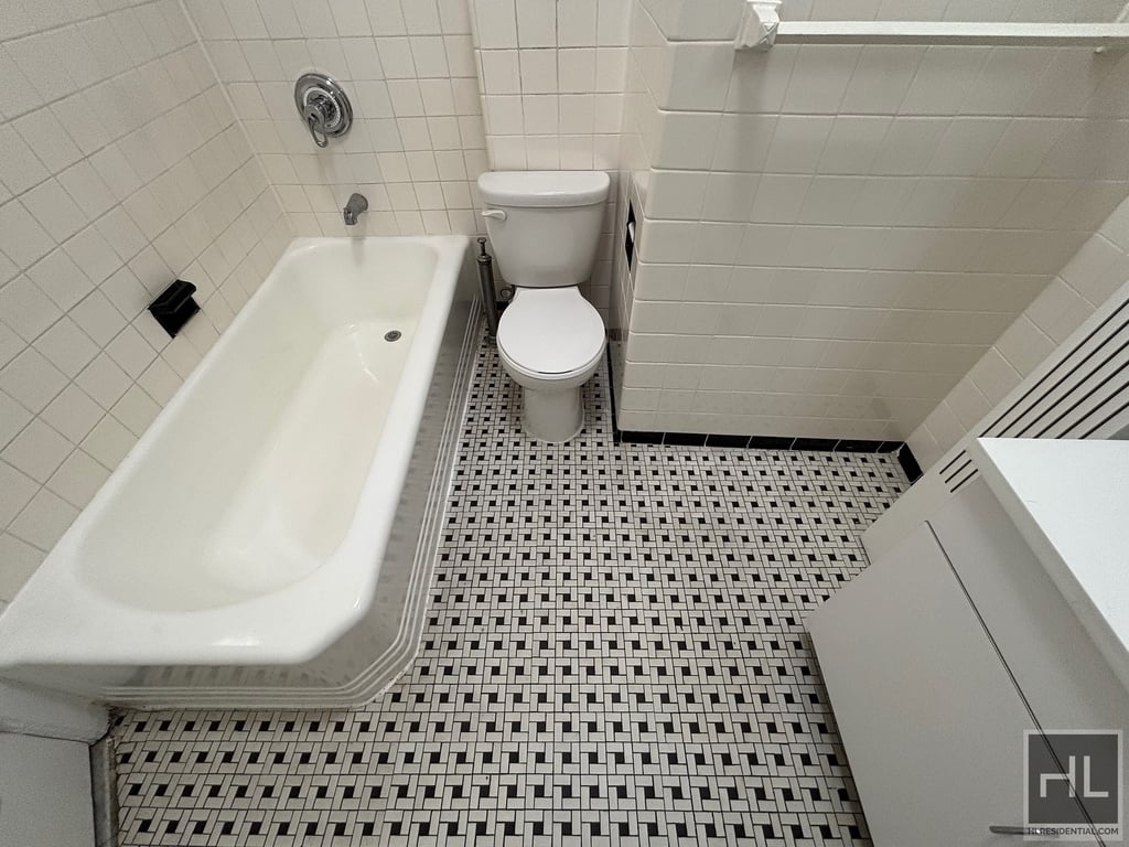 West 72 Street - Photo 9