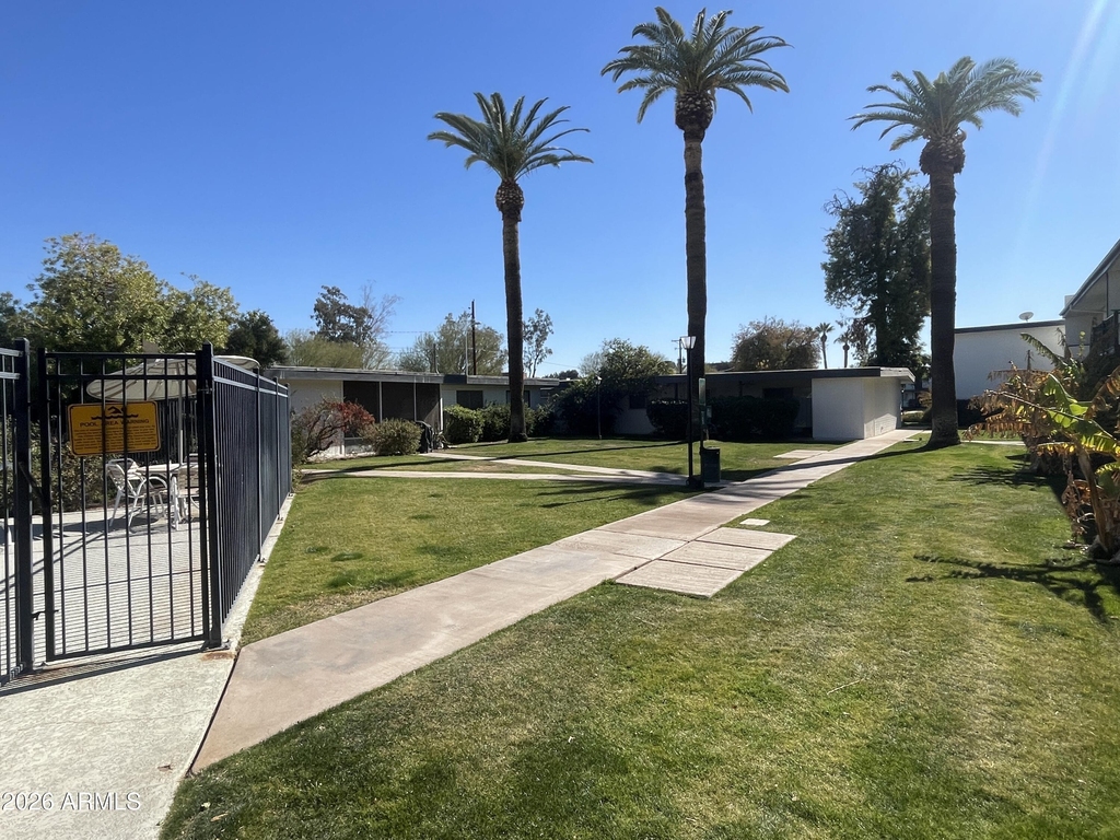 3242 E Camelback Road - Photo 17