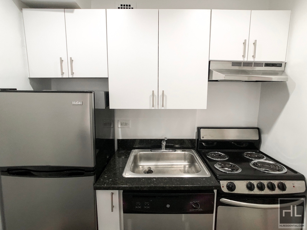 West 73rd Street - Photo 5
