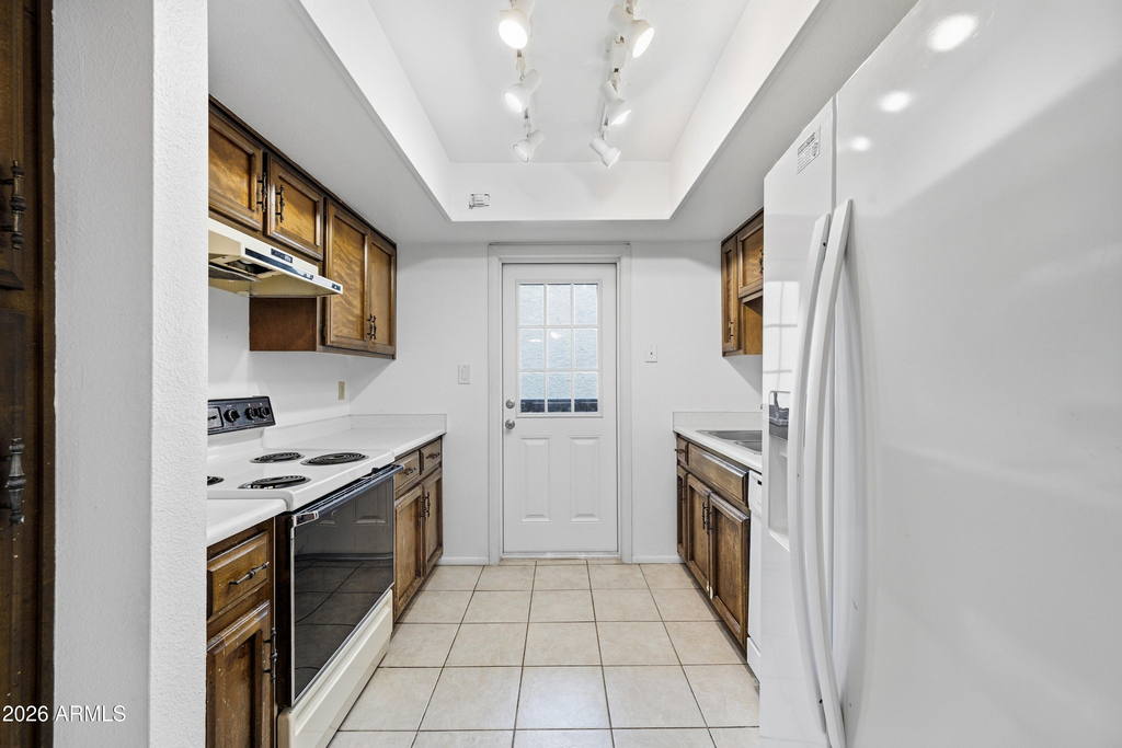 1927 E Hampton Avenue - Photo 7