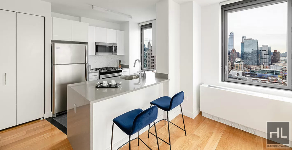 West 57th Street - Photo 2