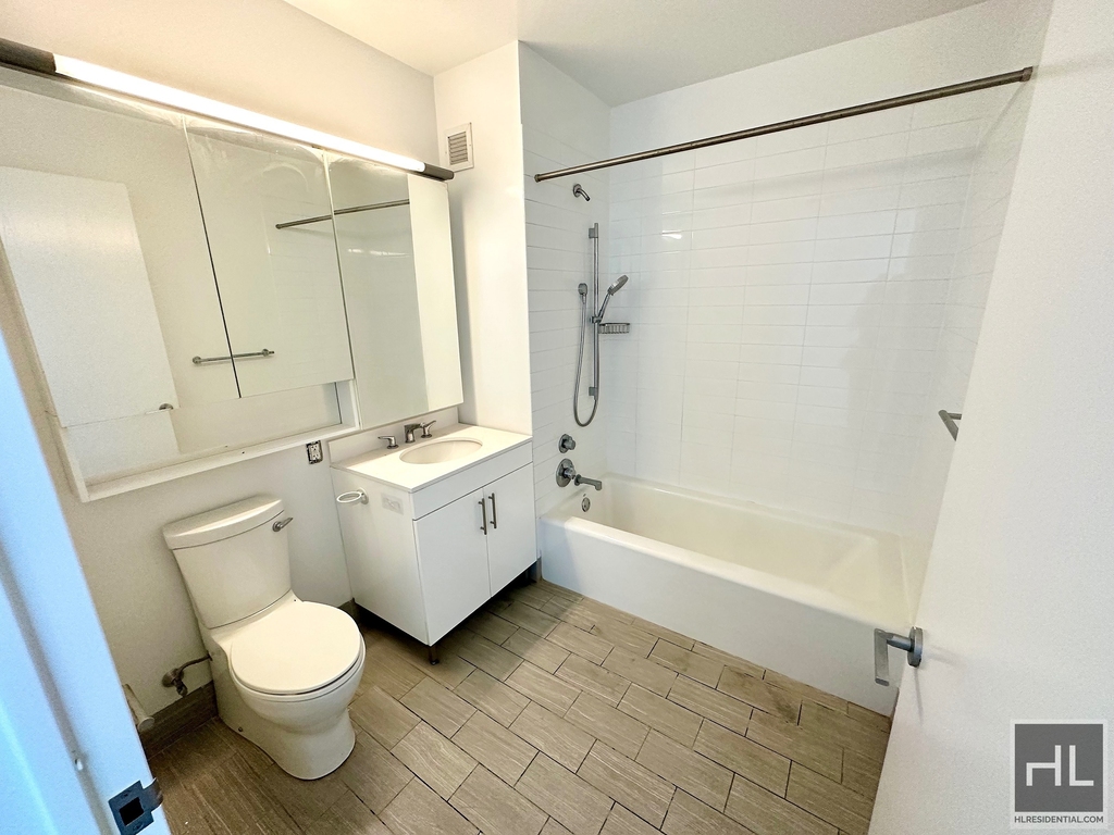 West 57th Street - Photo 4