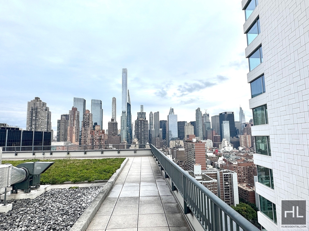 West 57th Street - Photo 5