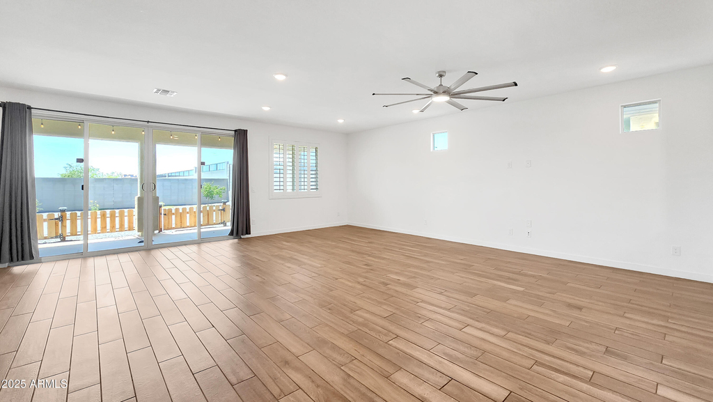 27156 N 169th Drive - Photo 10
