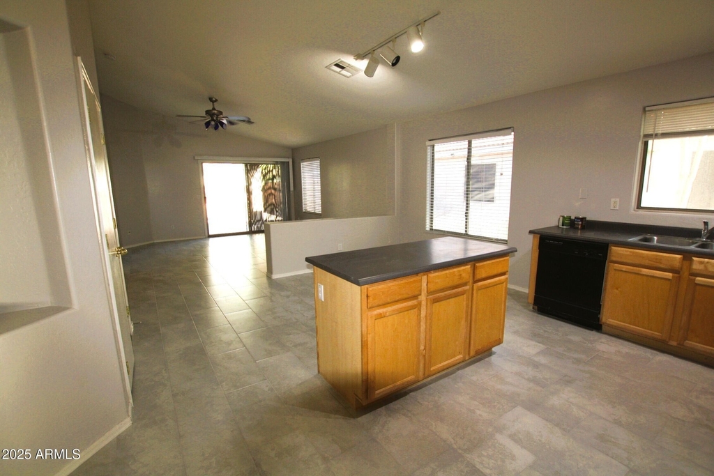 14129 N 133rd Drive - Photo 3