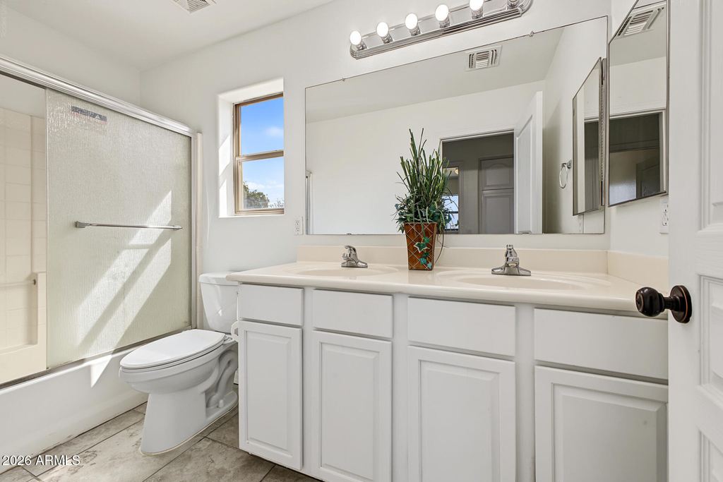 3853 E Claxton Avenue - Photo 36