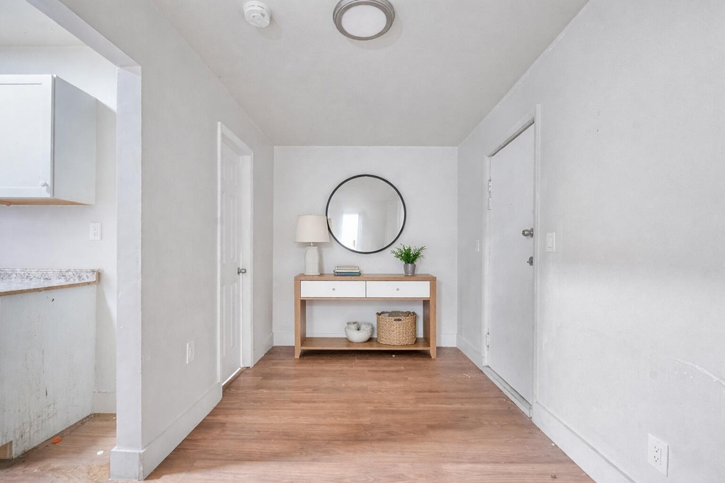1554 Sw 5th Street - Photo 3