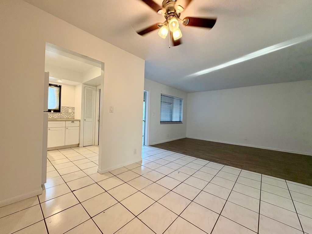 305 Se 9th Avenue - Photo 9