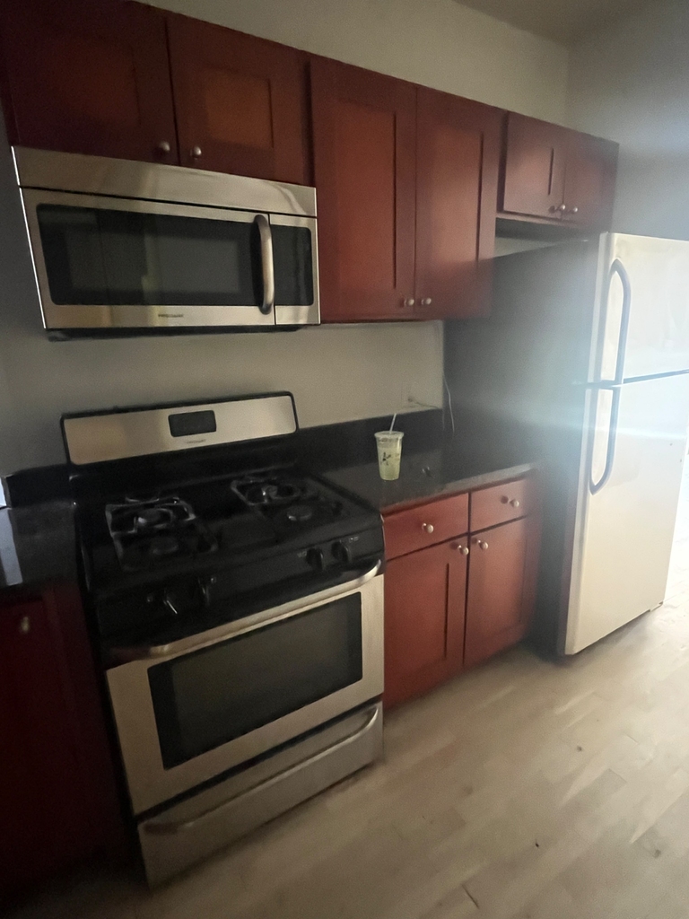406 West 48th Street - Photo 2