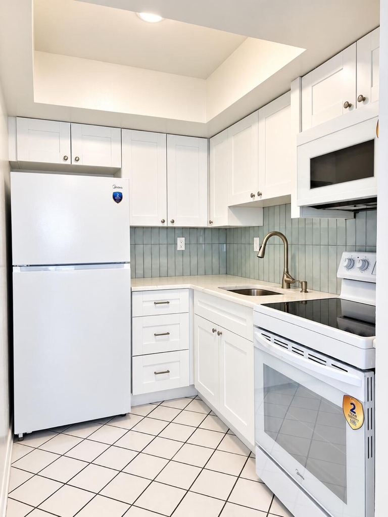 305 Se 9th Avenue - Photo 4