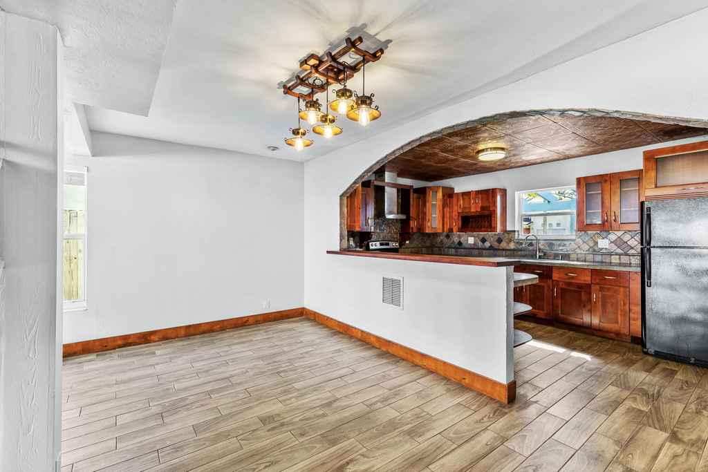 2552 Ella Street - Photo 8