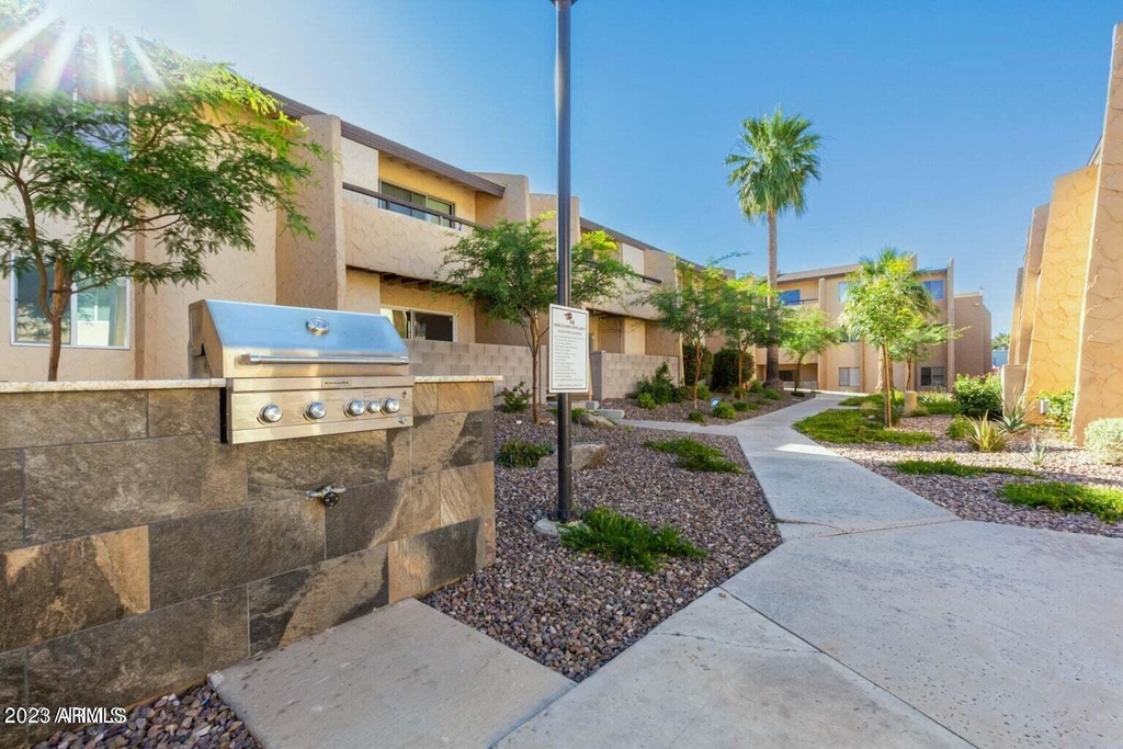 8055 E Thomas Road - Photo 16