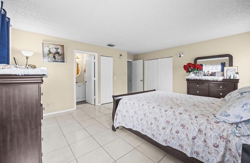 1155 Sw Alexandria Avenue - Photo 2