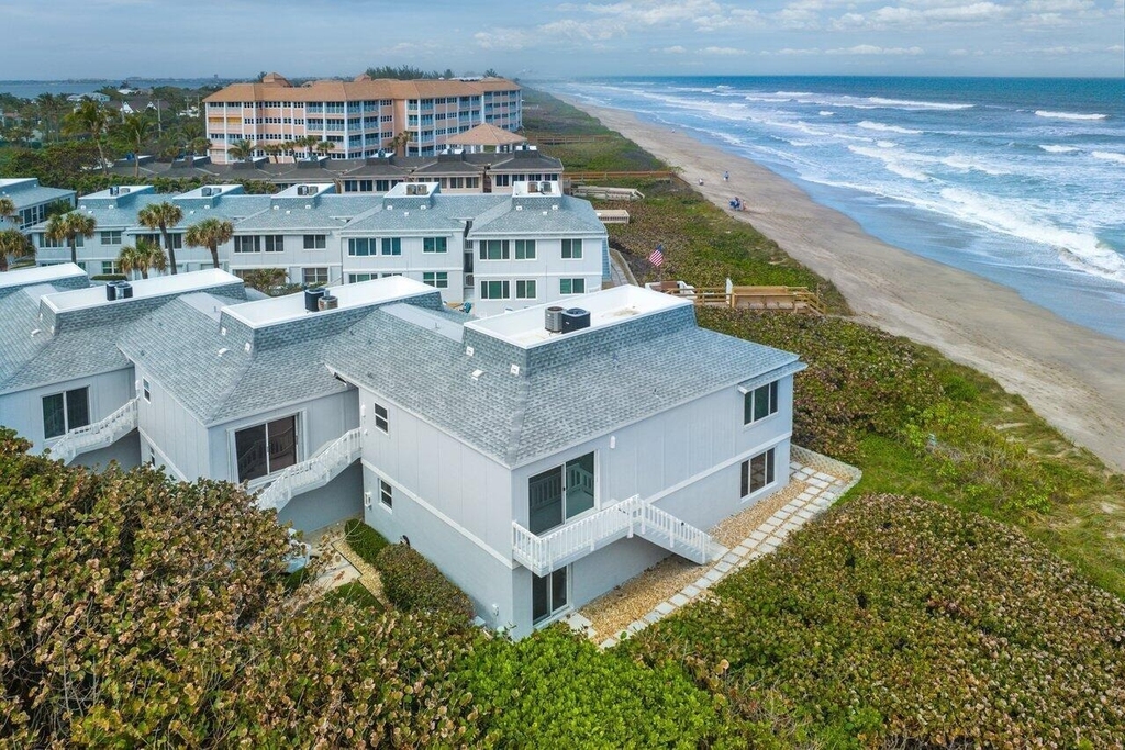 1457 Ne Ocean Boulevard - Photo 0