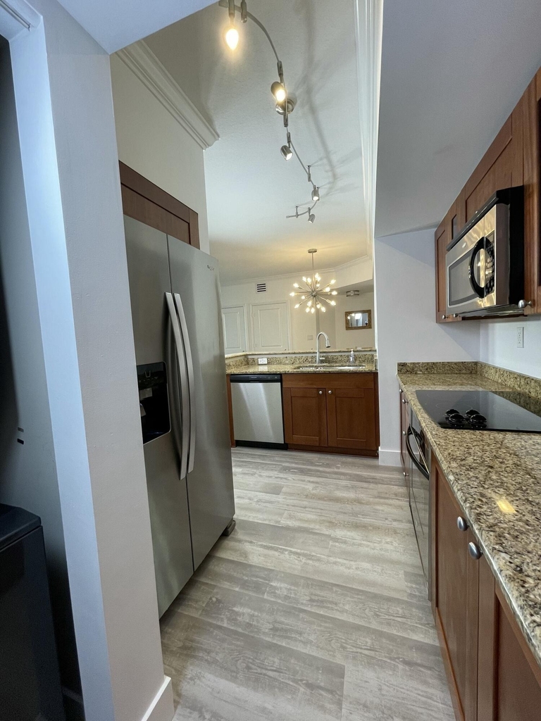 415 Nw Flagler Avenue - Photo 8