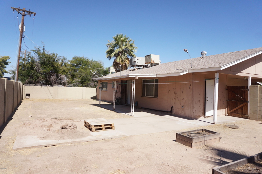 1201 W 7th Street - Photo 6