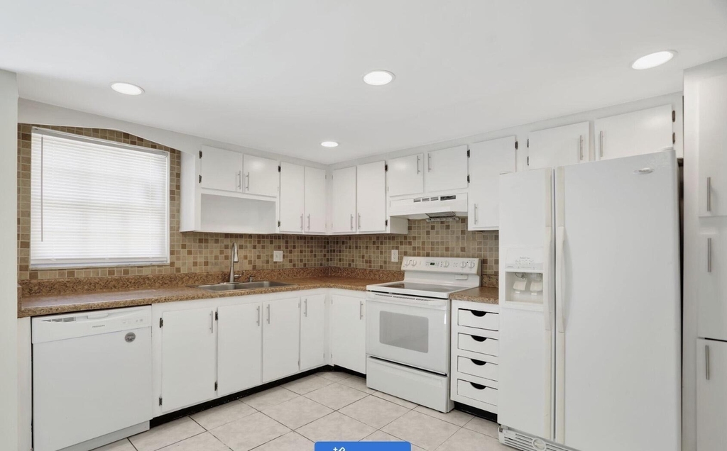 3056 Riverside Drive - Photo 1