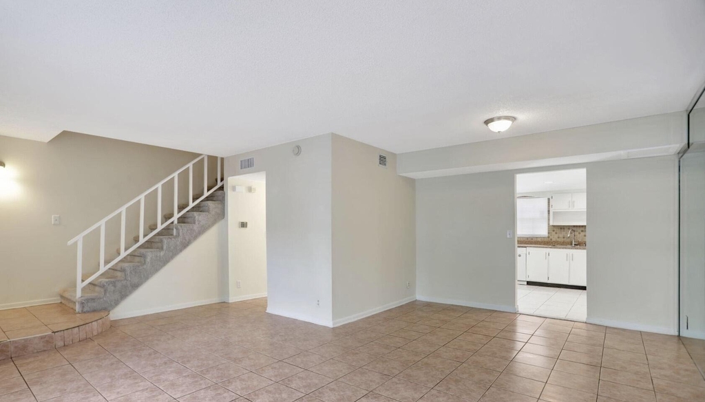 3056 Riverside Drive - Photo 11