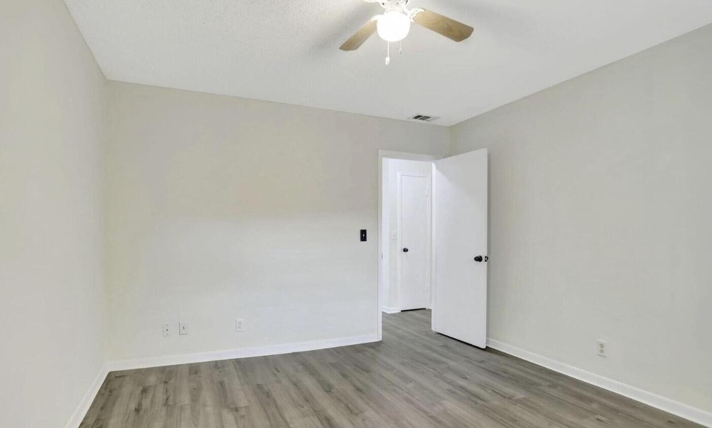 3056 Riverside Drive - Photo 20