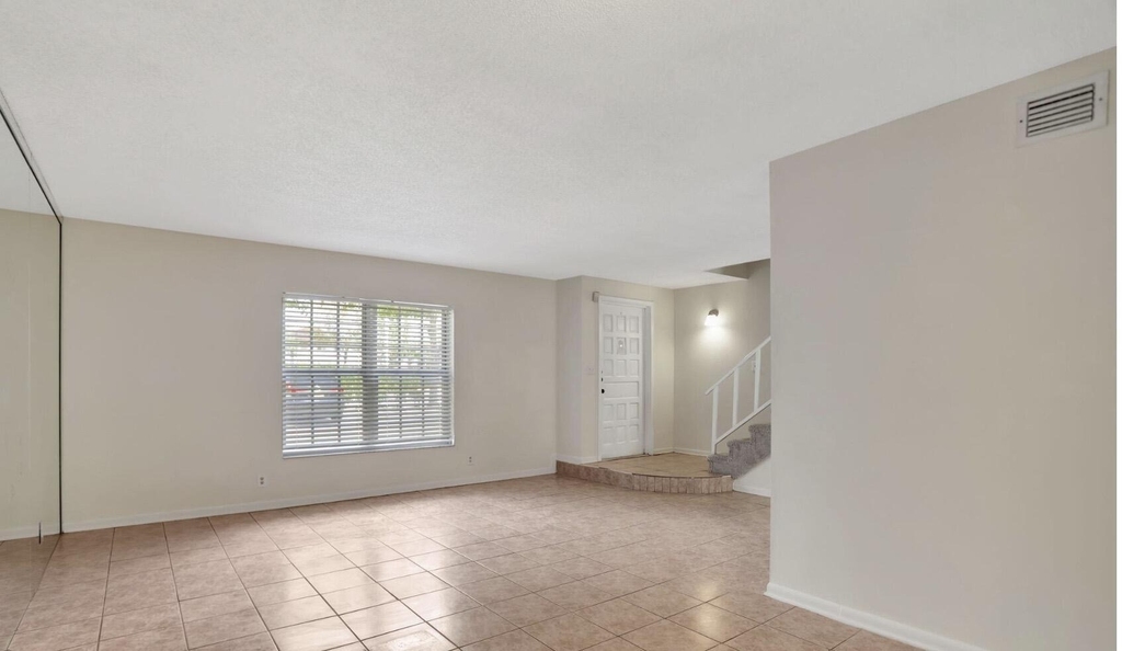 3056 Riverside Drive - Photo 8