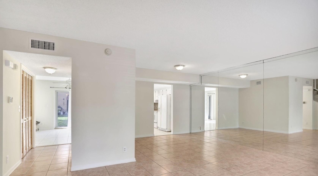 3056 Riverside Drive - Photo 15