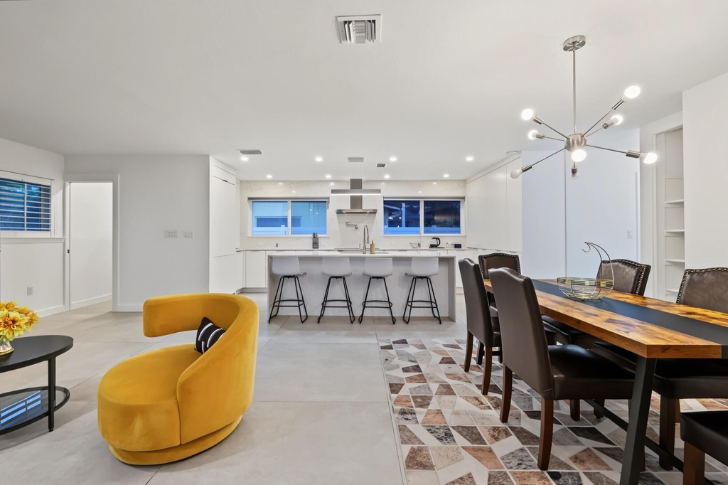 1311 Se 4th Avenue - Photo 3