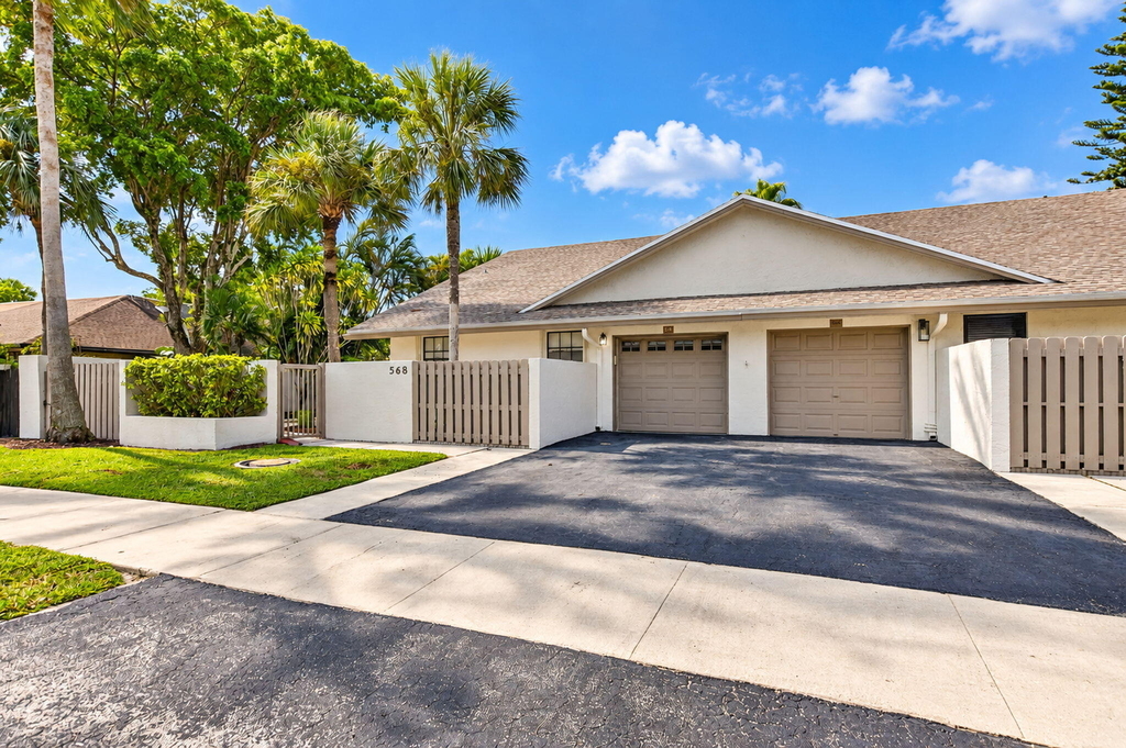 568 Sw 28th Avenue - Photo 1