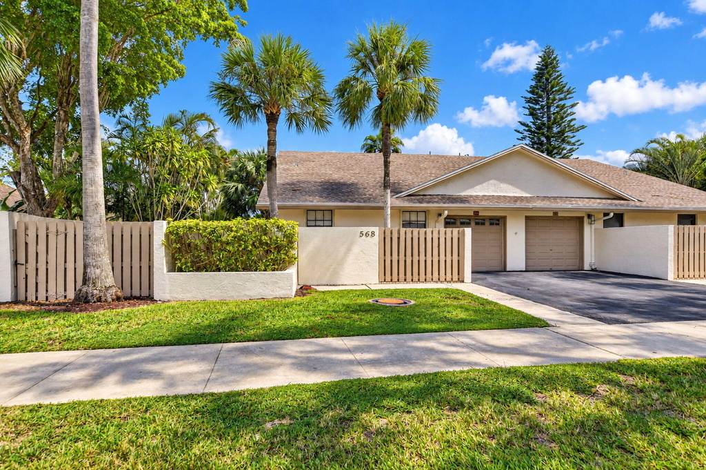 568 Sw 28th Avenue - Photo 2