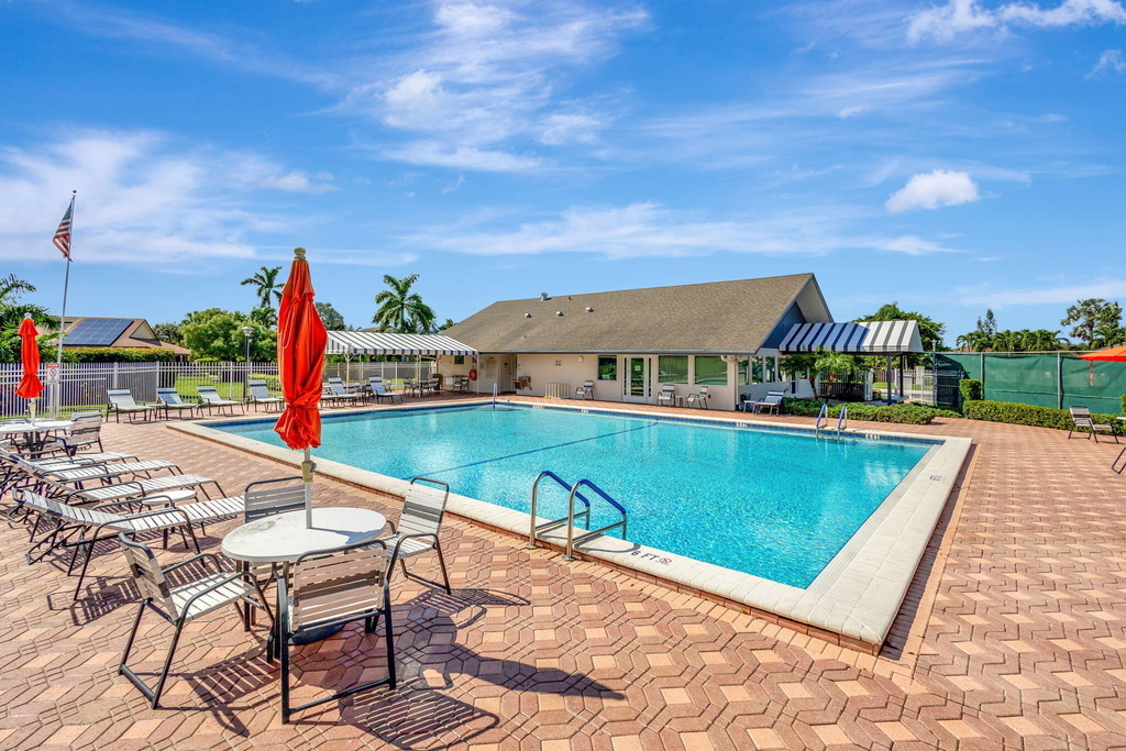568 Sw 28th Avenue - Photo 47