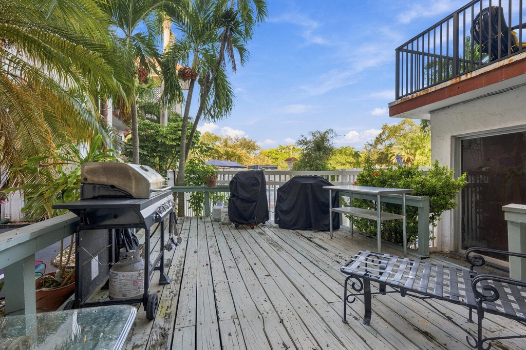 1300 Se 1st Street - Photo 16