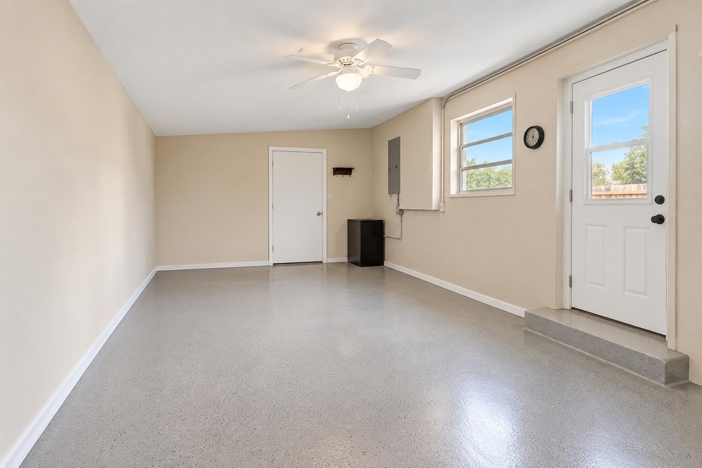 104 21st Street Se - Photo 11