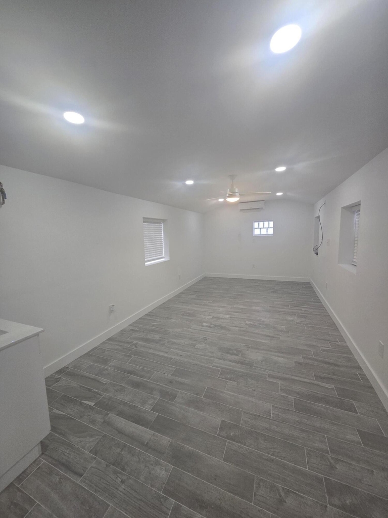 40 Sw 8th Avenue - Photo 3