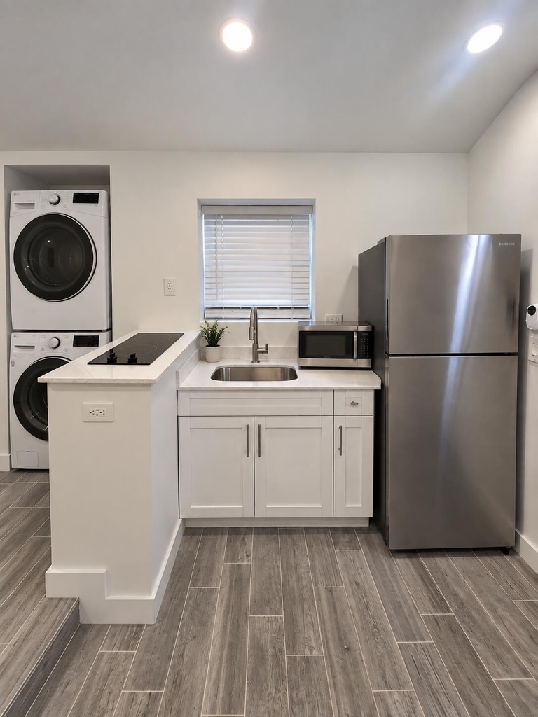 40 Sw 8th Avenue - Photo 1