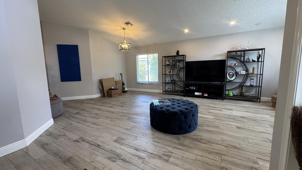 8610 Tourmaline Boulevard - Photo 3