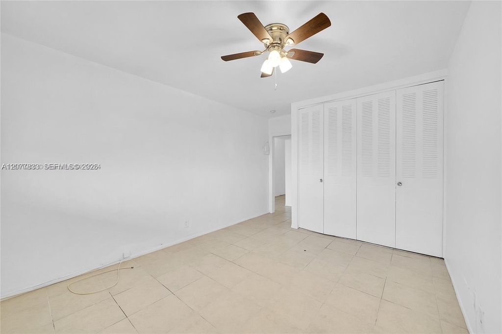 1050 E Sample Road - Photo 10