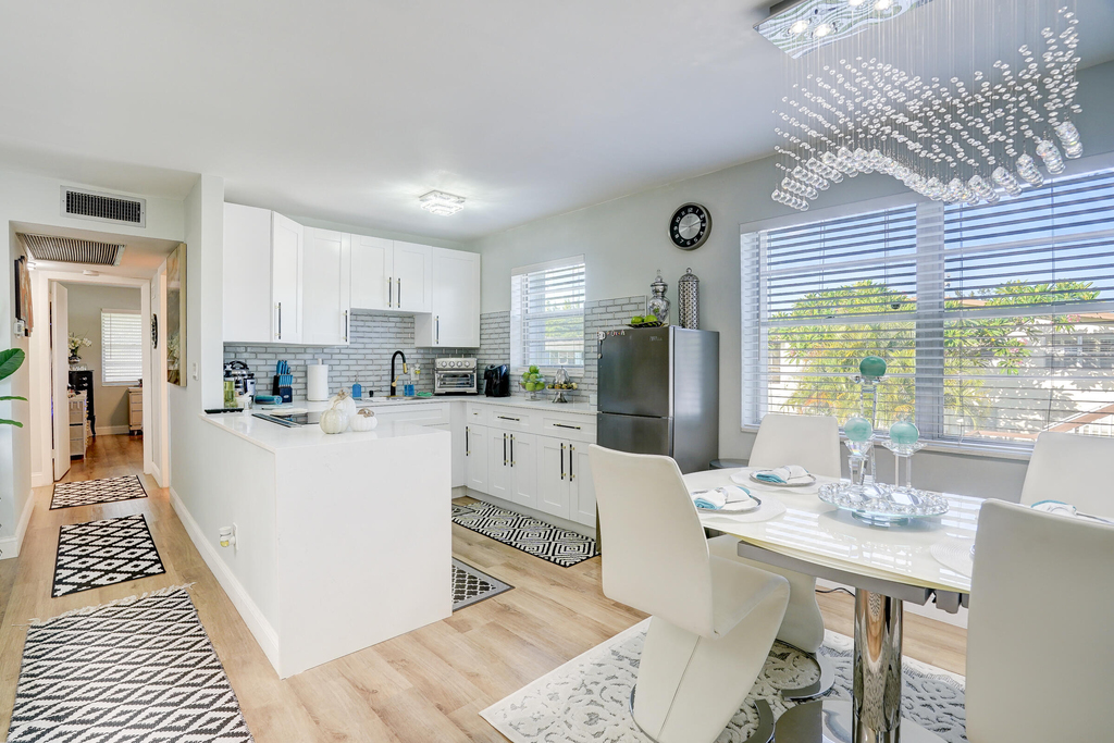 203 S Windsor I - Photo 3
