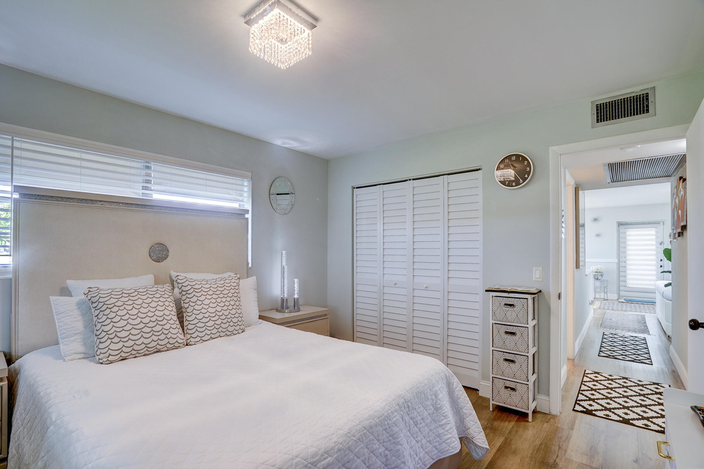203 S Windsor I - Photo 17