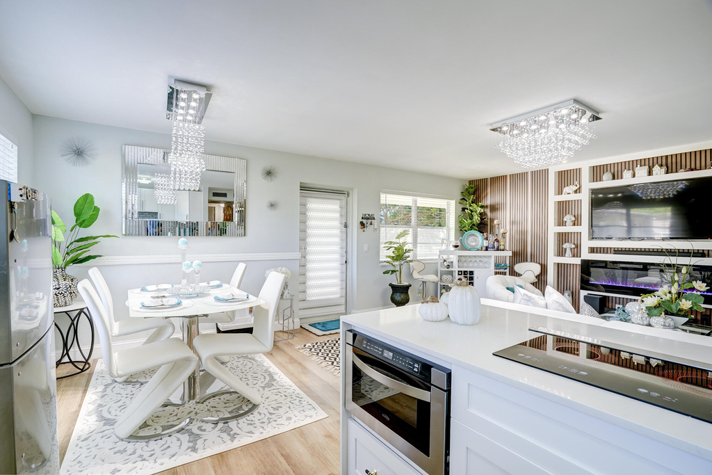 203 S Windsor I - Photo 5
