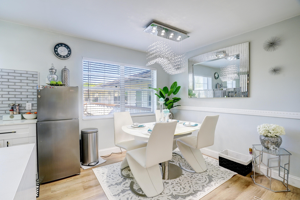 203 S Windsor I - Photo 6