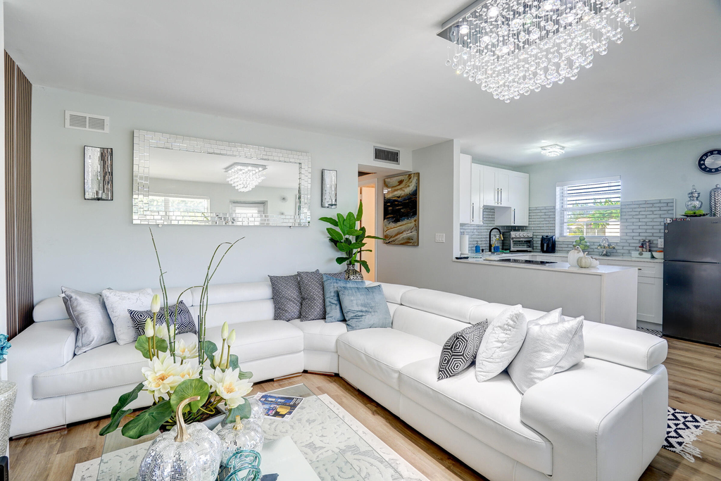 203 S Windsor I - Photo 9