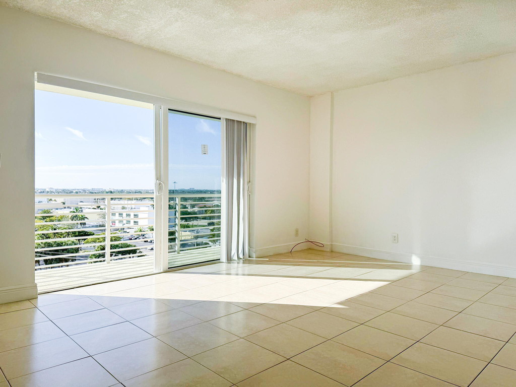 2900 Ne 30th Street - Photo 6