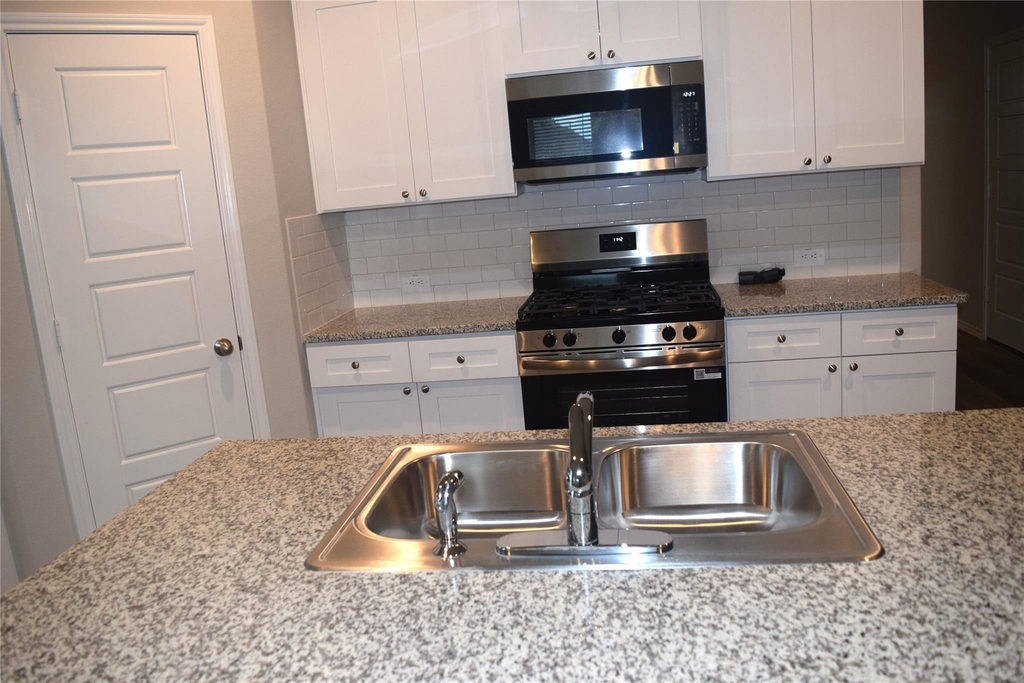 724 Rubicon Road - Photo 13