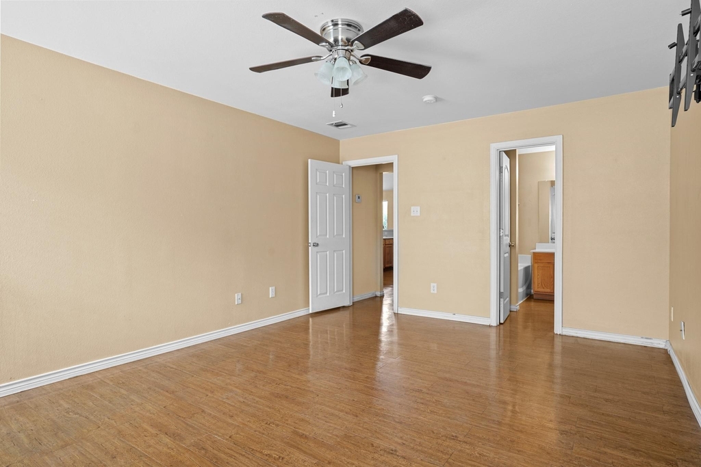 100 Lipan Street - Photo 14