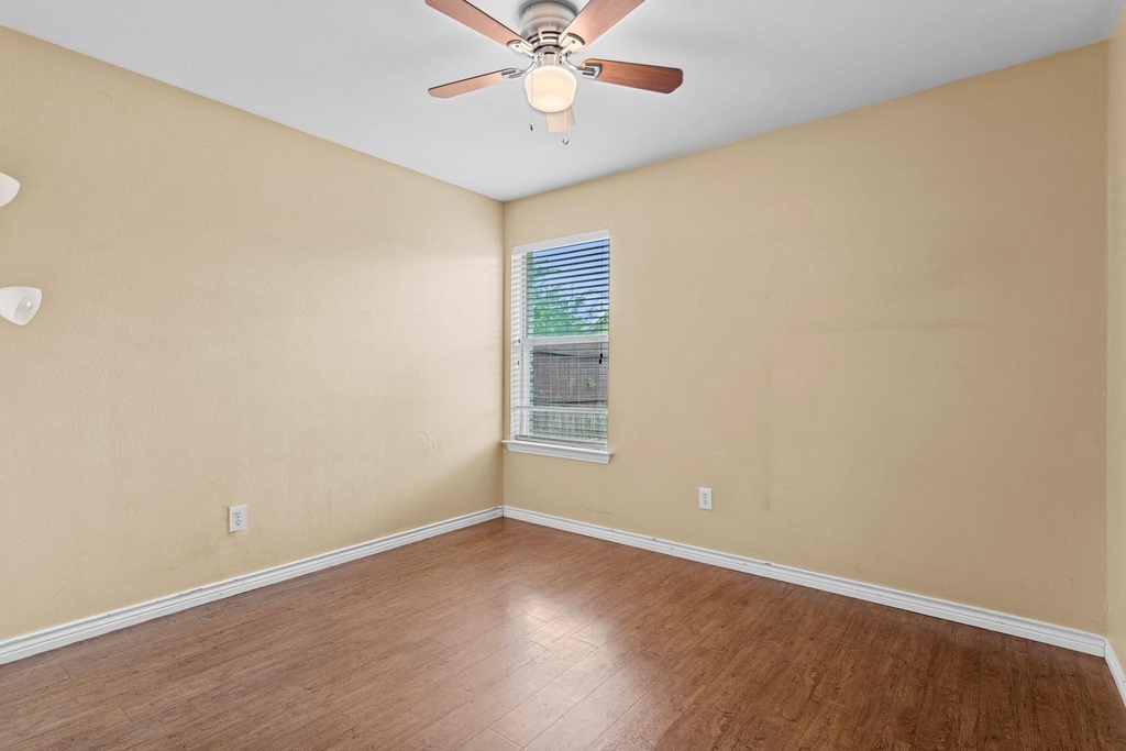 100 Lipan Street - Photo 20